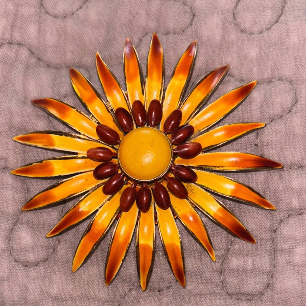 Gold Sunflower Brooch